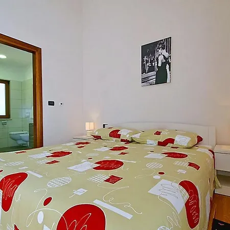 Quaint In Katun With Swimming Pool Baderna
