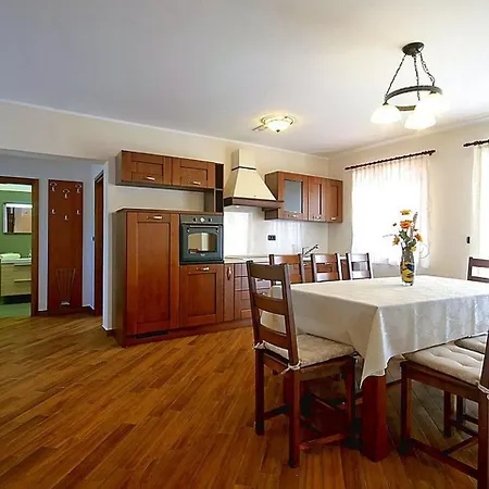 Quaint In Katun With Swimming Pool Vila Baderna