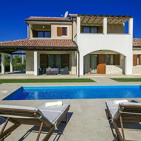Quaint In Katun With Swimming Pool * Baderna