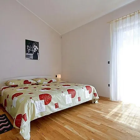 Quaint In Katun With Swimming Pool 别墅