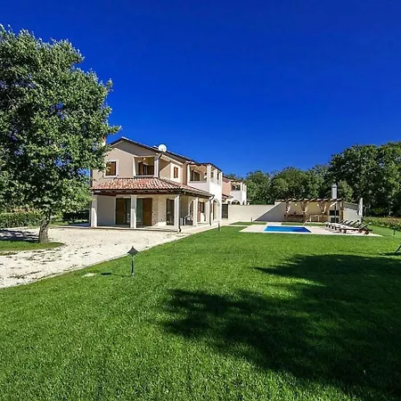 Quaint In Katun With Swimming Pool *