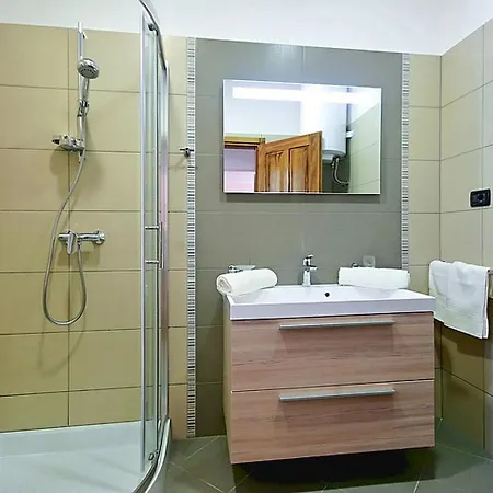 Vila Quaint In Katun With Swimming Pool